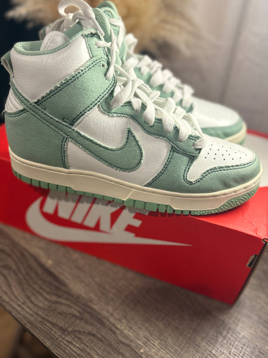 SZ 7 Free Nike Dunk High – Mint Green & White (Youth/Women) – $10 Shipping Only